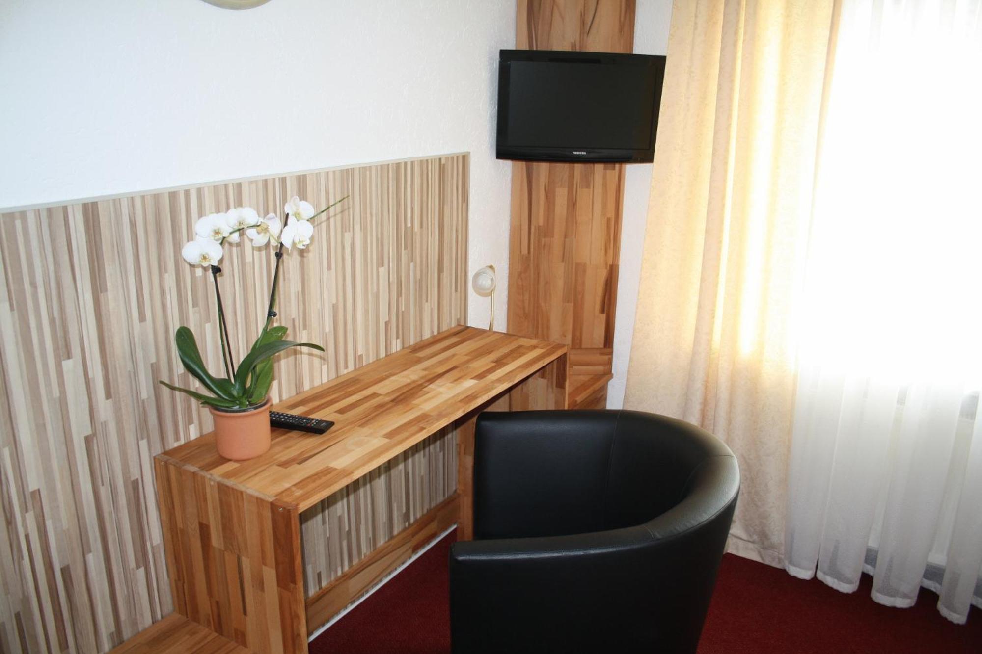 Hotel-Nachtwaechter Unna Esterno foto