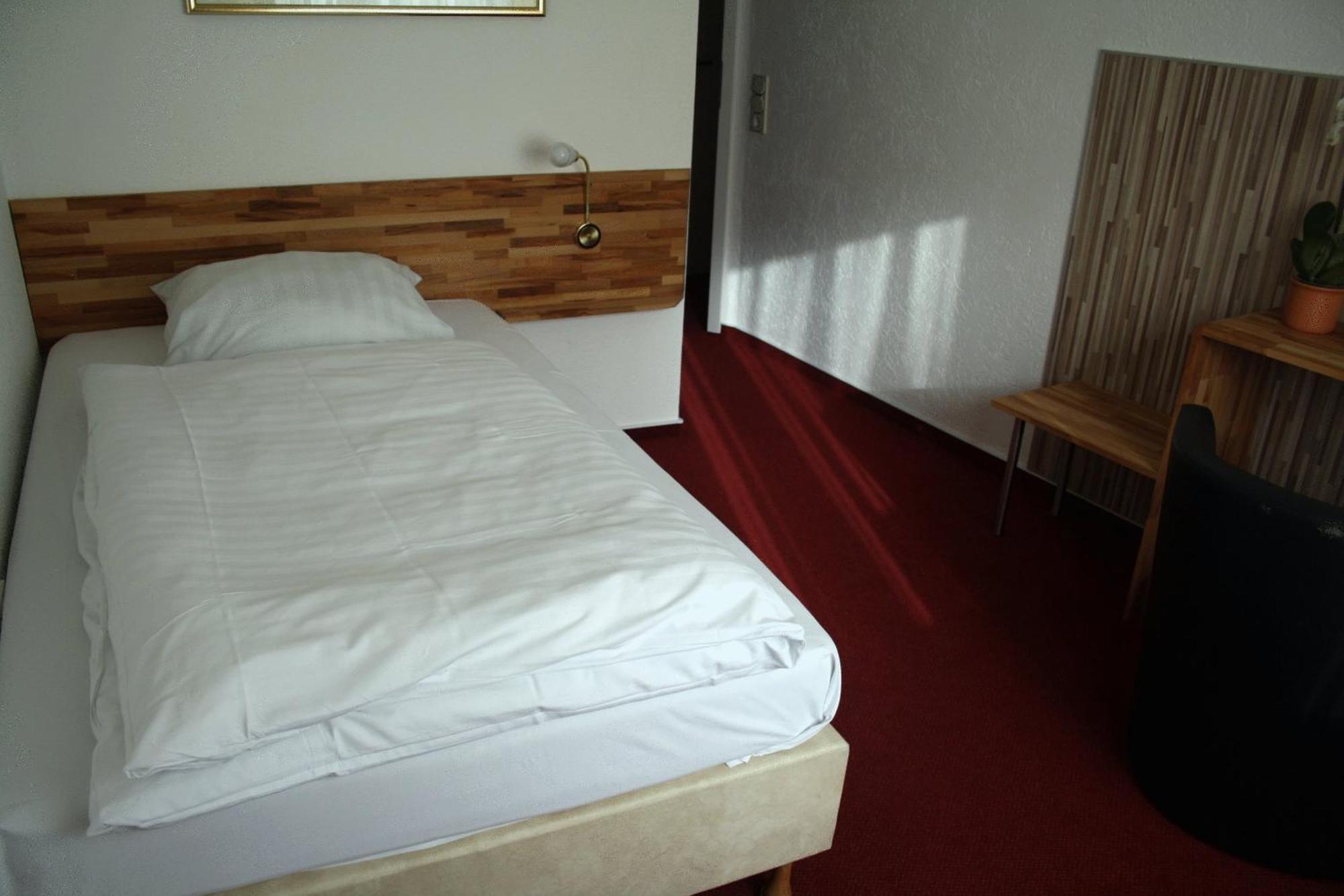 Hotel-Nachtwaechter Unna Esterno foto
