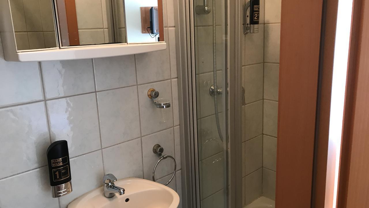 Hotel-Nachtwaechter Unna Esterno foto