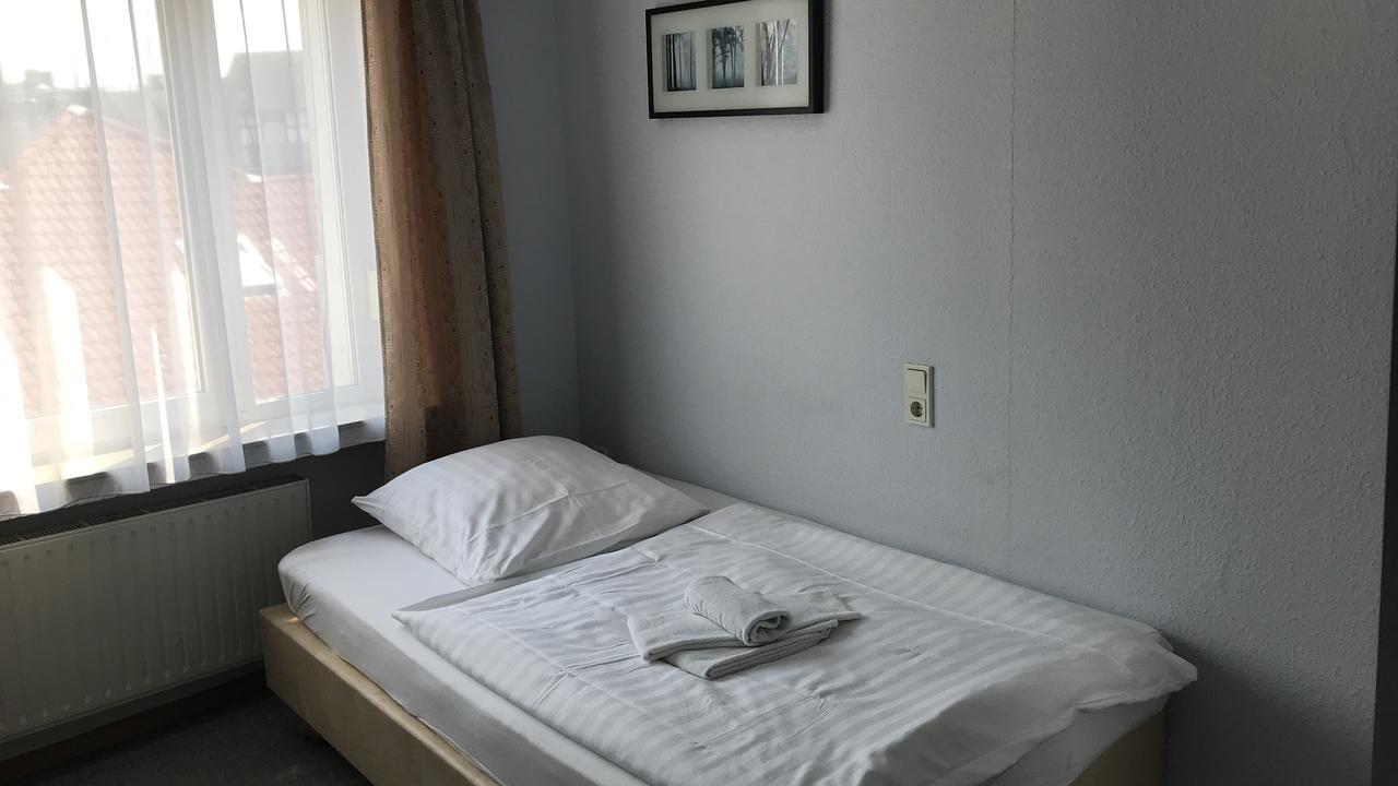 Hotel-Nachtwaechter Unna Esterno foto